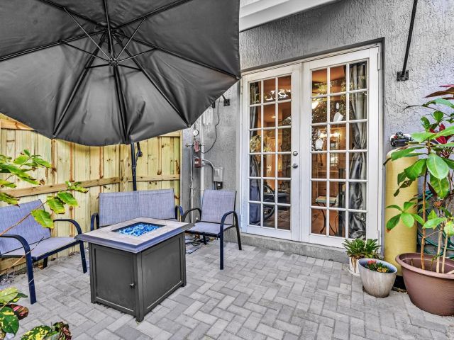 Home for sale at 1839 N Dixie Hwy 1839 - photo 5813427