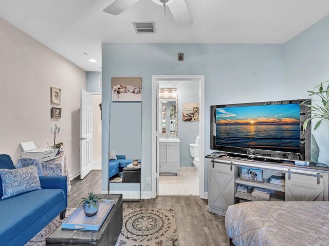 Home for sale at 1839 N Dixie Hwy 1839 - photo 5813429