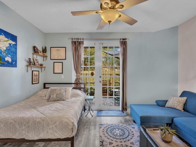 Home for sale at 1839 N Dixie Hwy 1839 - photo 5813430