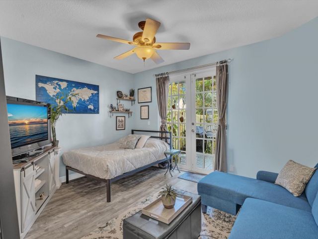 Home for sale at 1839 N Dixie Hwy 1839 - photo 5813432