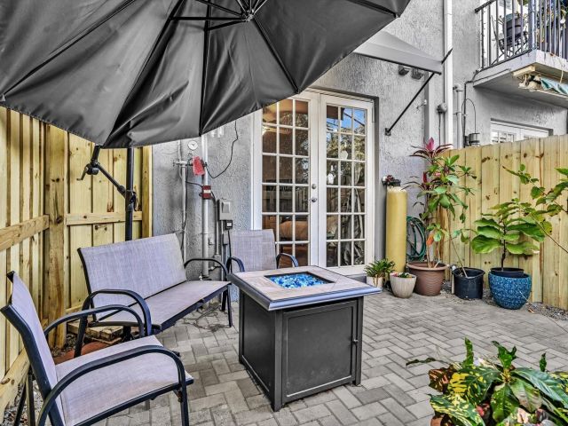 Home for sale at 1839 N Dixie Hwy 1839 - photo 5813433