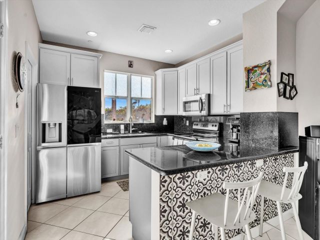 Home for sale at 1839 N Dixie Hwy 1839 - photo 5813437