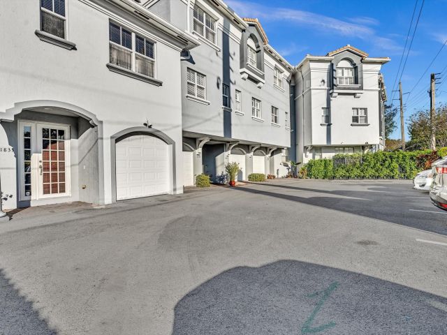 Home for sale at 1839 N Dixie Hwy 1839 - photo 5813438