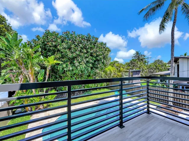 Home for sale at 3305 NE 15th St - photo 5713771