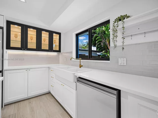 Home for sale at 3305 NE 15th St - photo 5713762