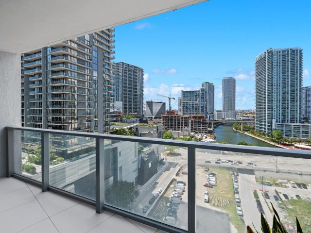 Apartment for sale  Unit #2002 - photo 5916440