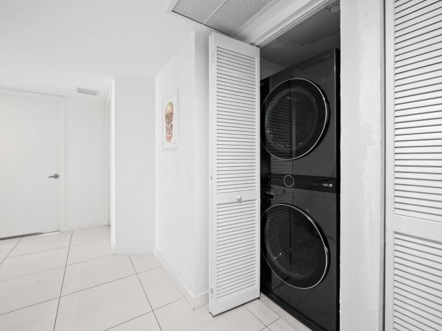 Apartment for sale  Unit #2002 - photo 5916442