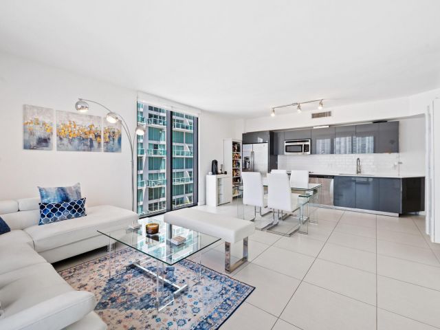 Apartment for sale  Unit #2002 - photo 5916450