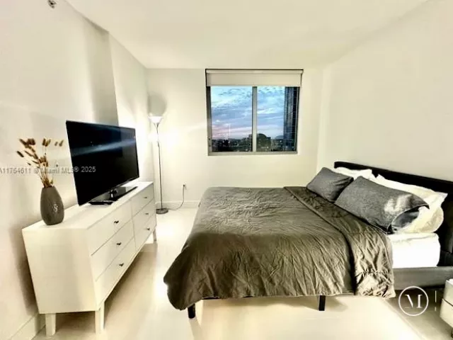 2-bedroom condo for sale in Miami - 92 SW 3rd St 1410 - MondialRealty