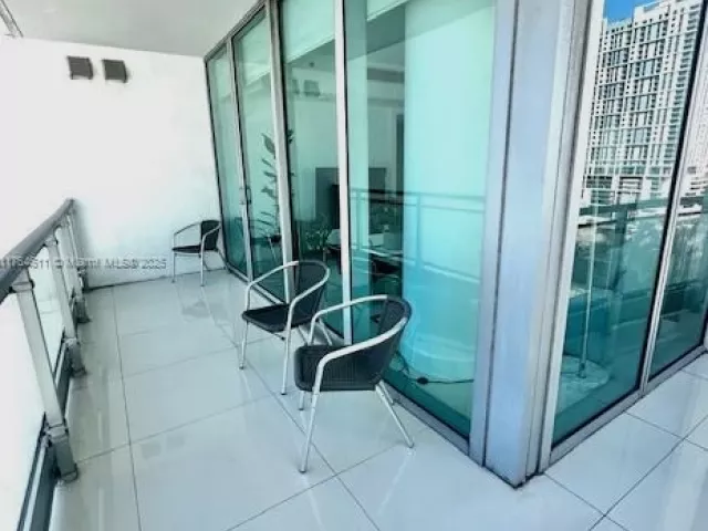 2-bedroom condo for sale in Miami - 92 SW 3rd St 1410 - MondialRealty