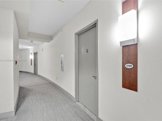 Apartment for sale  Unit #1709 - photo 5781955