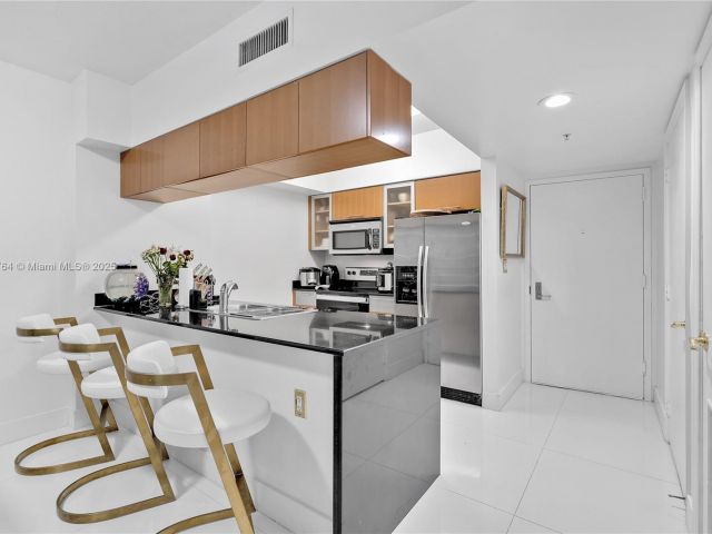 Apartment for sale  Unit #1709 - photo 5781965