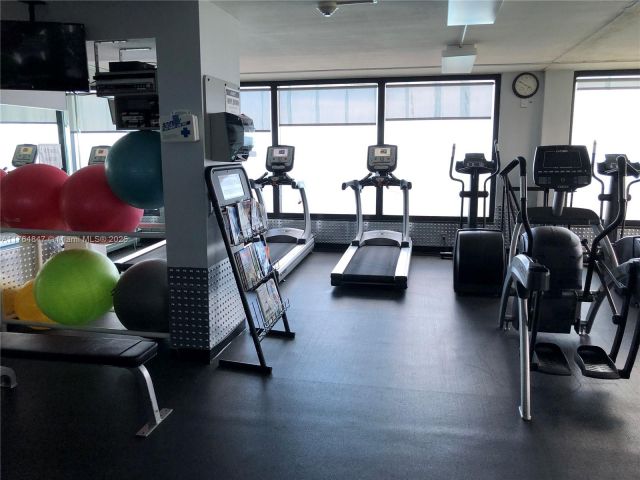 Apartment for sale  Unit #15C - photo 5721285