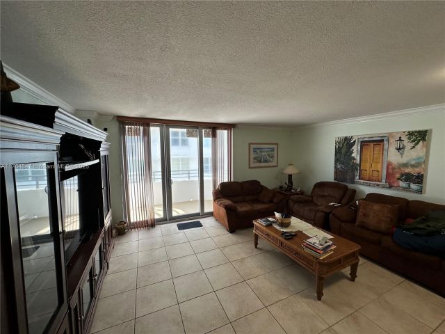 Apartment for sale  Unit #15C - photo 5721300