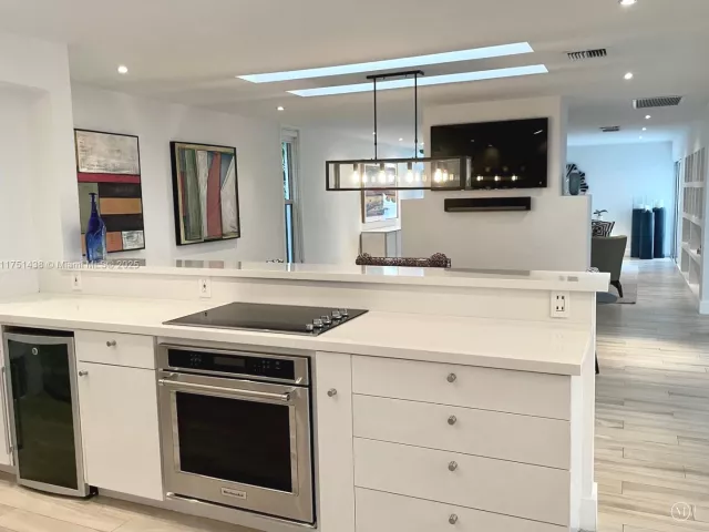 3-bedroom home for rent in Fort Lauderdale - 1701 SE 11th St - MondialRealty