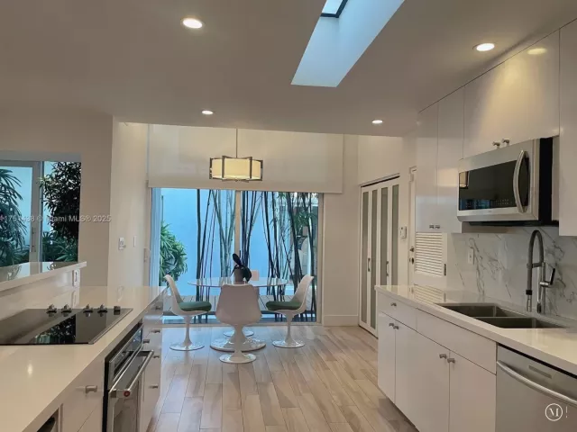 3-bedroom home for rent in Fort Lauderdale - 1701 SE 11th St - MondialRealty