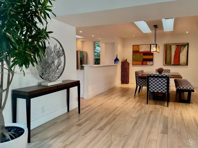 3-bedroom home for rent in Fort Lauderdale - 1701 SE 11th St - MondialRealty