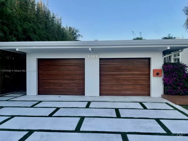 3-bedroom home for rent in Fort Lauderdale - 1701 SE 11th St - MondialRealty