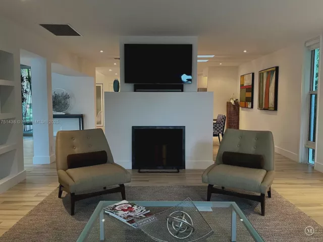 3-bedroom home for rent in Fort Lauderdale - 1701 SE 11th St - MondialRealty