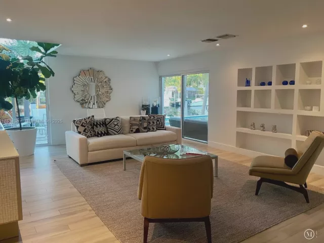 3-bedroom home for rent in Fort Lauderdale - 1701 SE 11th St - MondialRealty