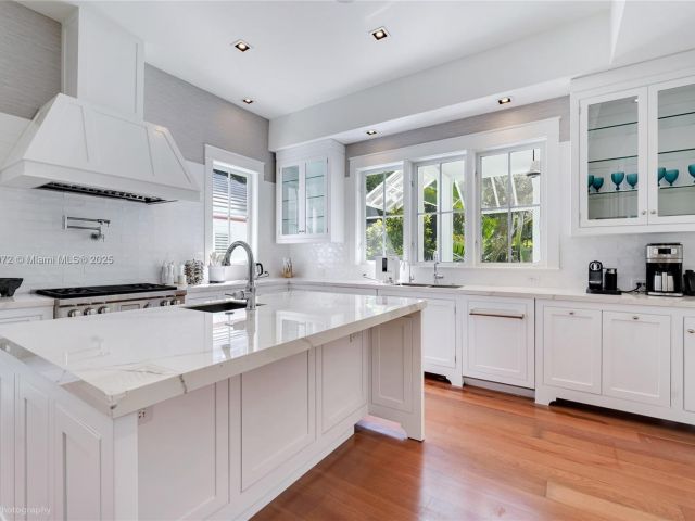 Home for sale at 4550 Sunset Dr - photo 5844901