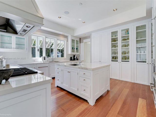 Home for sale at 4550 Sunset Dr - photo 5844902