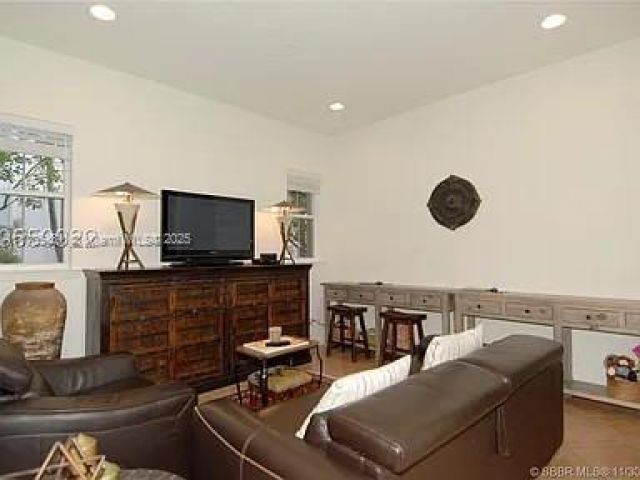 Home for sale at 949 Harbor Vw N - photo 5702528