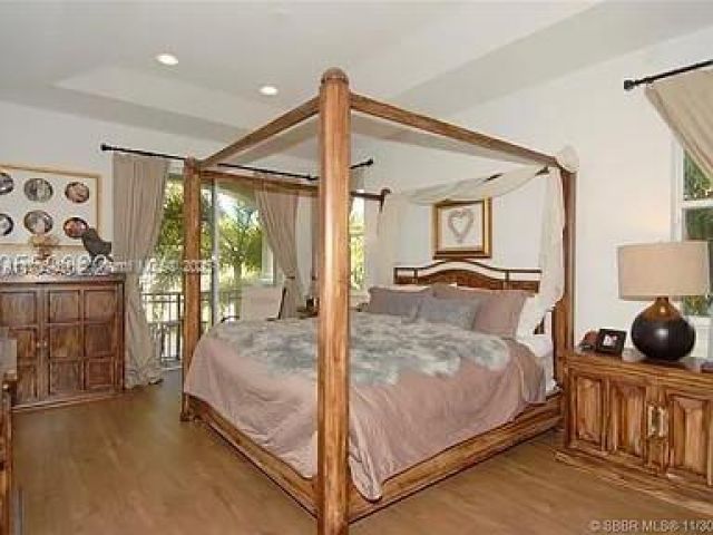 Home for sale at 949 Harbor Vw N - photo 5702529