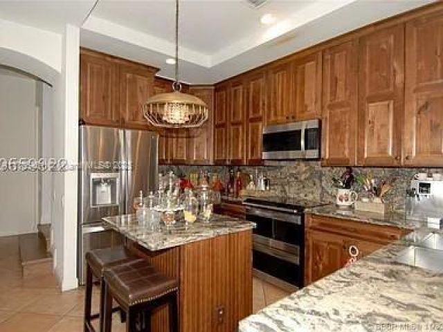 Home for sale at 949 Harbor Vw N - photo 5702539