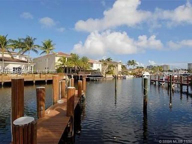 Home for sale at 949 Harbor Vw N - photo 5702541