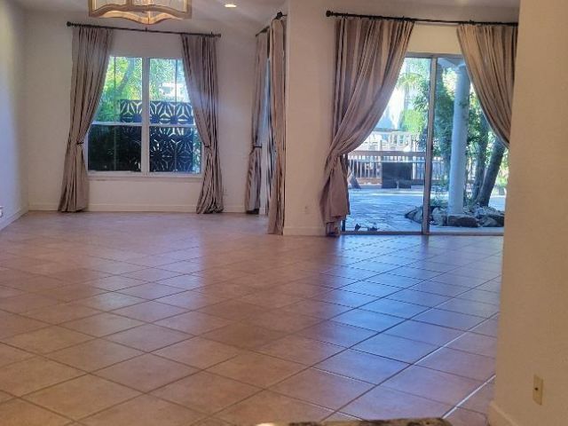 Home for sale at 949 Harbor Vw N - photo 5702543