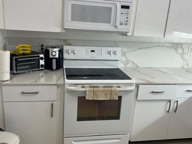 Apartment for sale  Unit #8M - photo 5704262