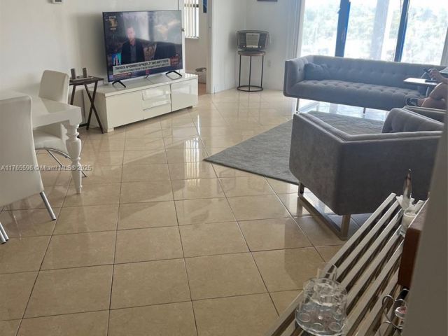 Apartment for sale  Unit #8M - photo 5704263