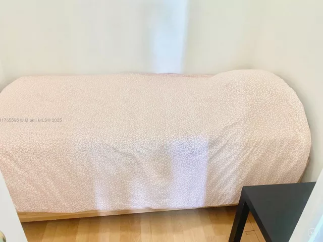 2-bedroom condo for sale in Bal Harbour - 9801 Collins Ave 8M - MondialRealty