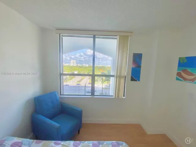 2-bedroom condo for sale in Bal Harbour - 9801 Collins Ave 8M - MondialRealty