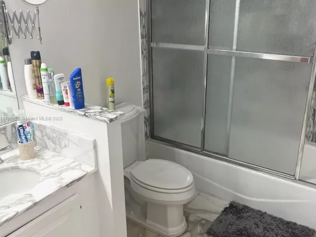 2-bedroom condo for sale in Bal Harbour - 9801 Collins Ave 8M - MondialRealty