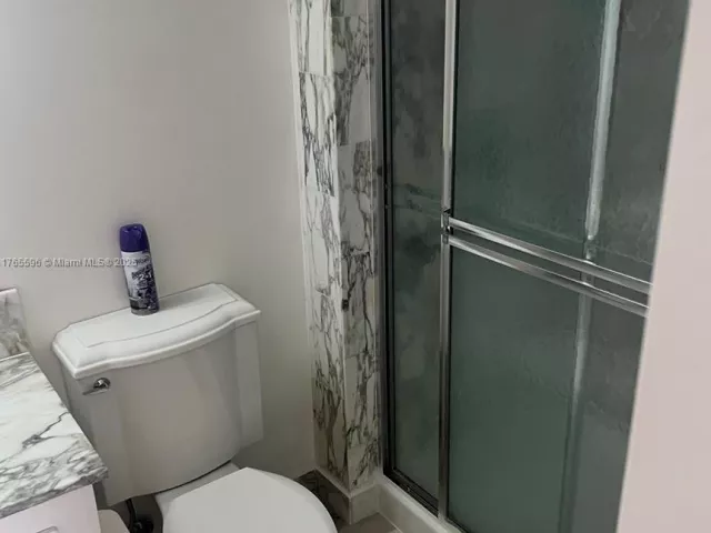 2-bedroom condo for sale in Bal Harbour - 9801 Collins Ave 8M - MondialRealty