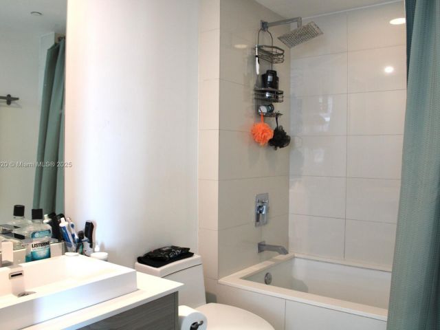 Apartment for sale  Unit #3108 - photo 5705394