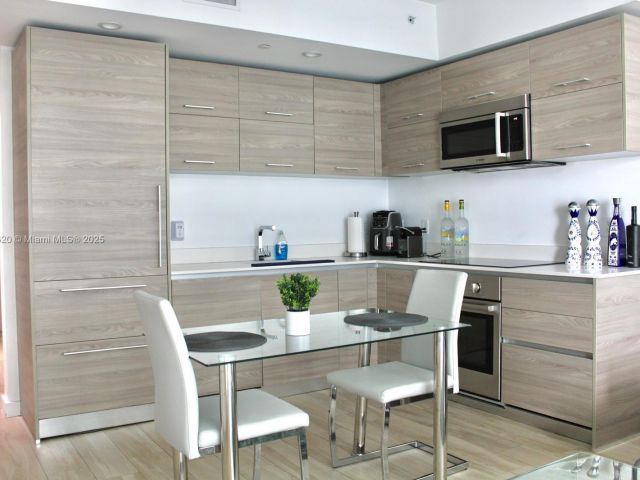 Apartment for sale  Unit #3108 - photo 5705396