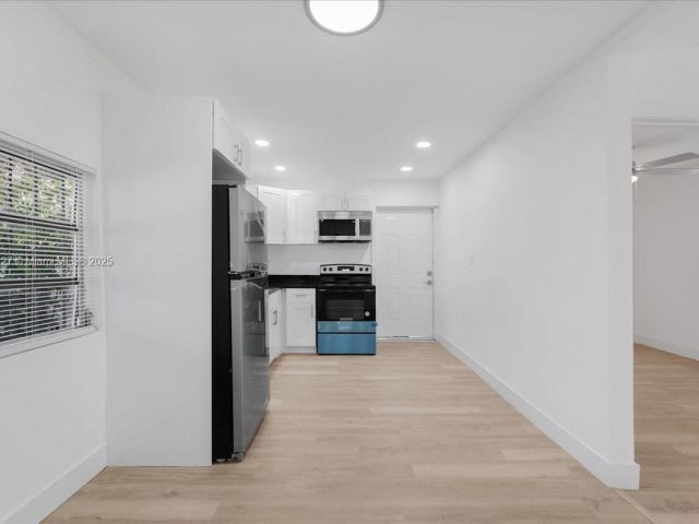 Home for sale at 2911 NW 30th St - photo 5703177