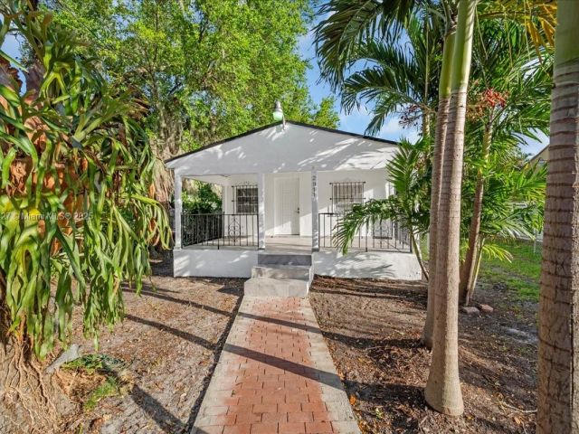 Home for sale at 2911 NW 30th St - photo 5703187