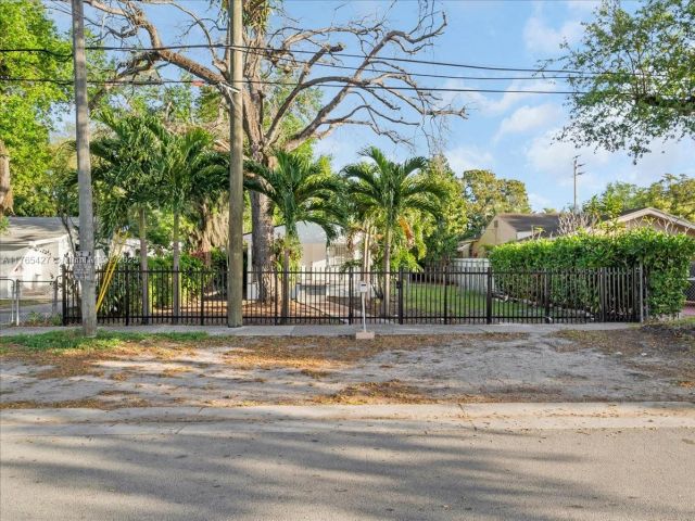 Home for sale at 2911 NW 30th St - photo 5703190