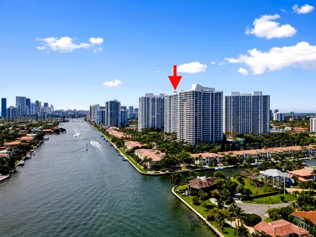 3-bedroom condo for sale in Aventura - 21150 Point Pl 1102 - MondialRealty