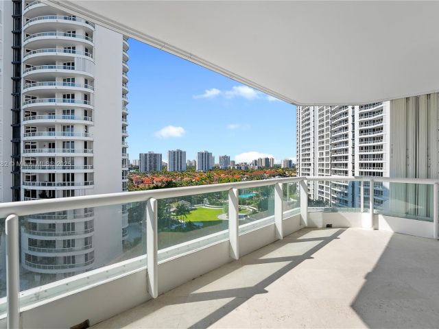 Apartment for sale  Unit #1102 - photo 5772788