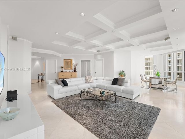 Apartment for sale  Unit #1102 - photo 5772801