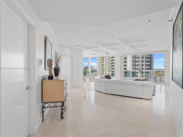 Apartment for sale  Unit #1102 - photo 5772804