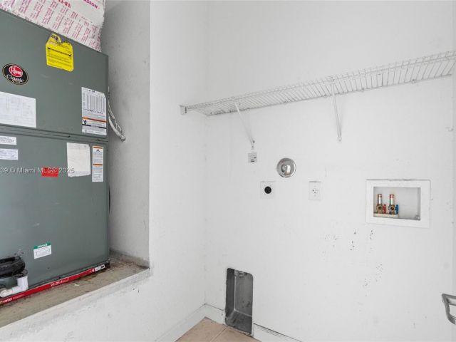 Home for sale at 601 SE 37th Pl - photo 5764674