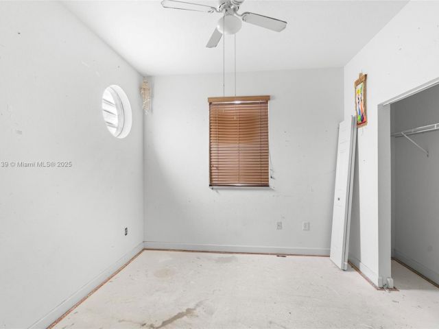 Home for sale at 601 SE 37th Pl - photo 5764676