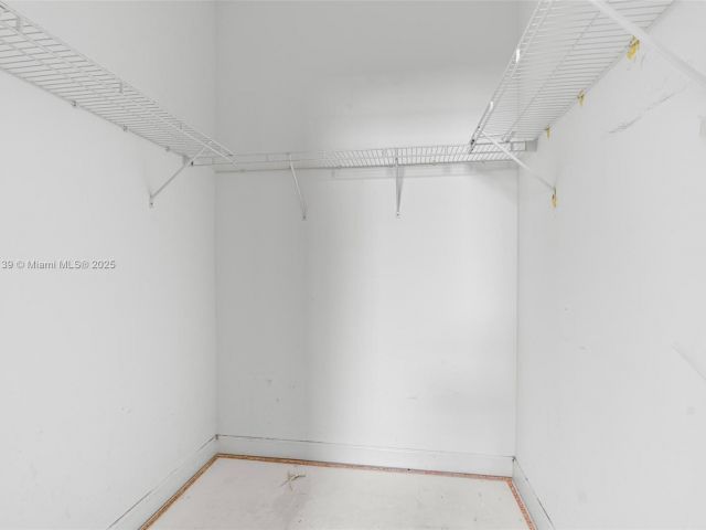 Home for sale at 601 SE 37th Pl - photo 5764677