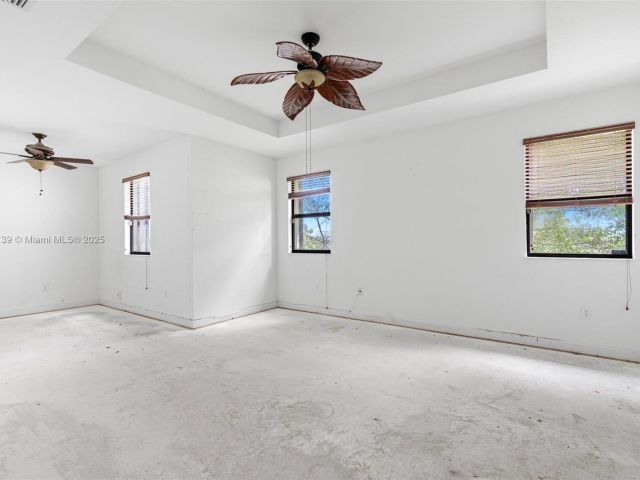 Home for sale at 601 SE 37th Pl - photo 5764681